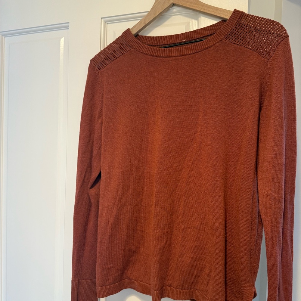 Lululemon Women's terracotta Sweater with back detail